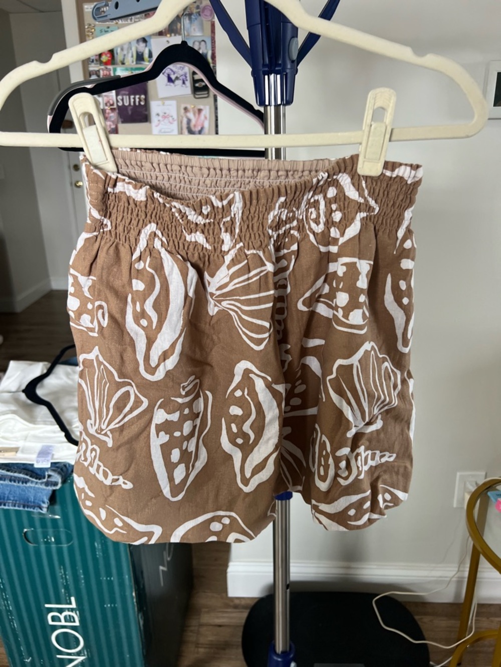 Anthropologie Tan & White Shell-Print Crop Top and Mini Skirt Set - Picture 5 of 8